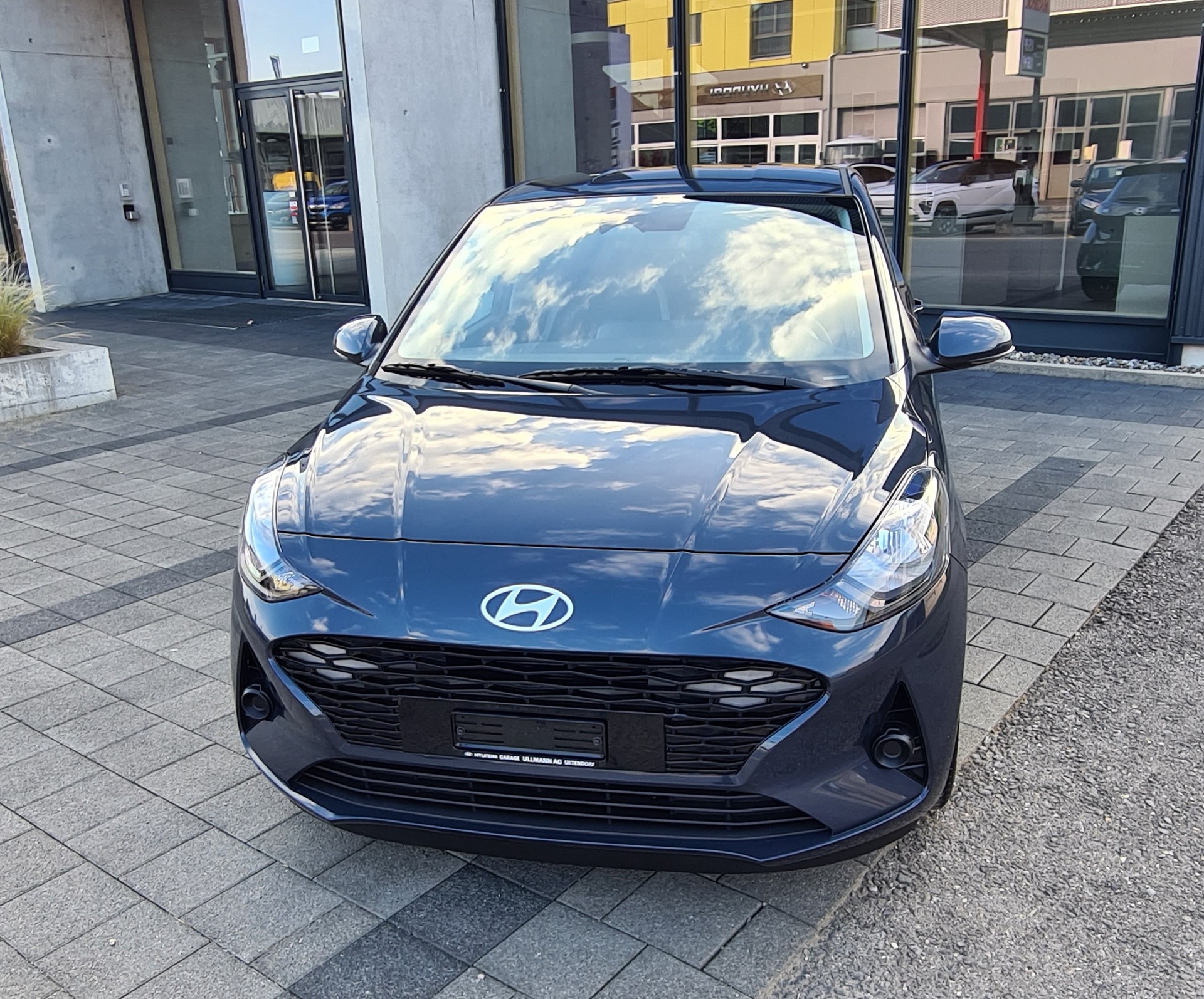 HYUNDAI i10 1.2 Amplia-image-0