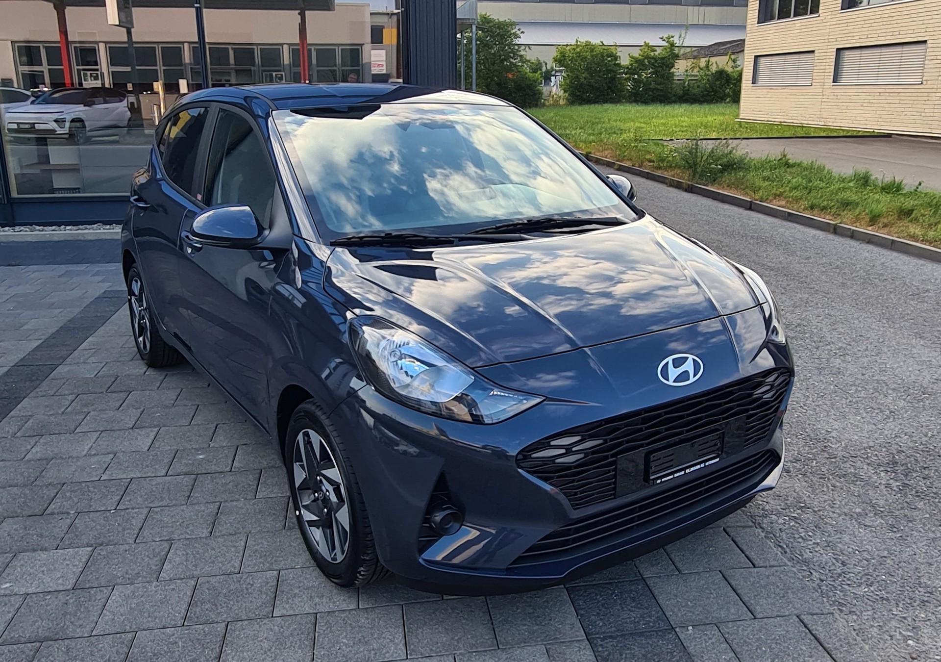 HYUNDAI i10 1.2 Amplia-image-1