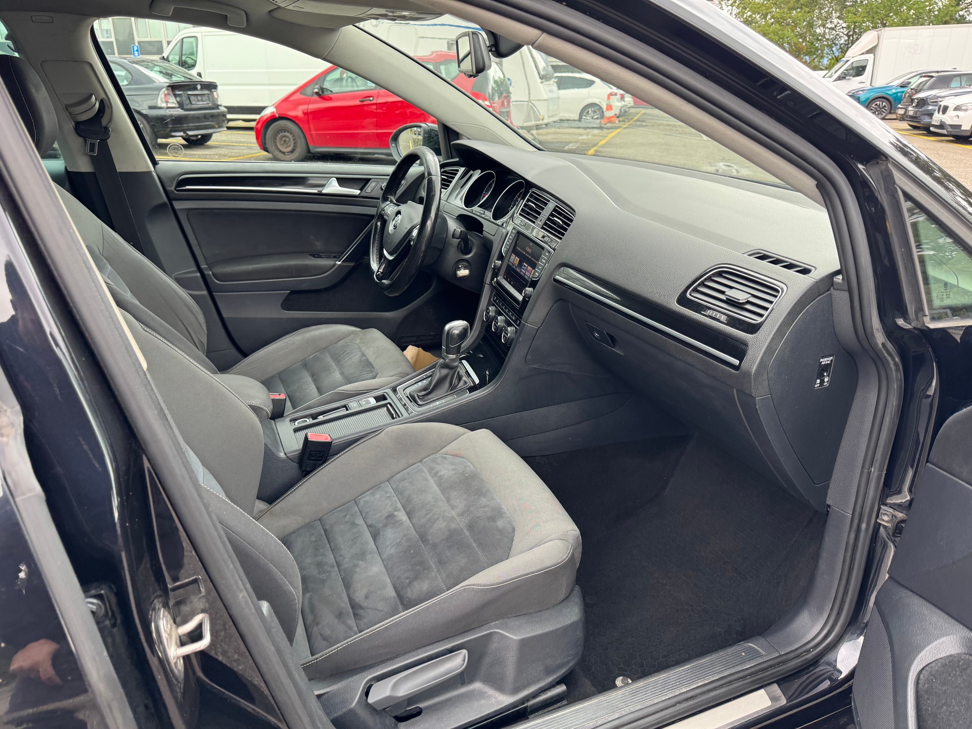 VW Golf Variant 2.0 TDI Highline DSG-image-11