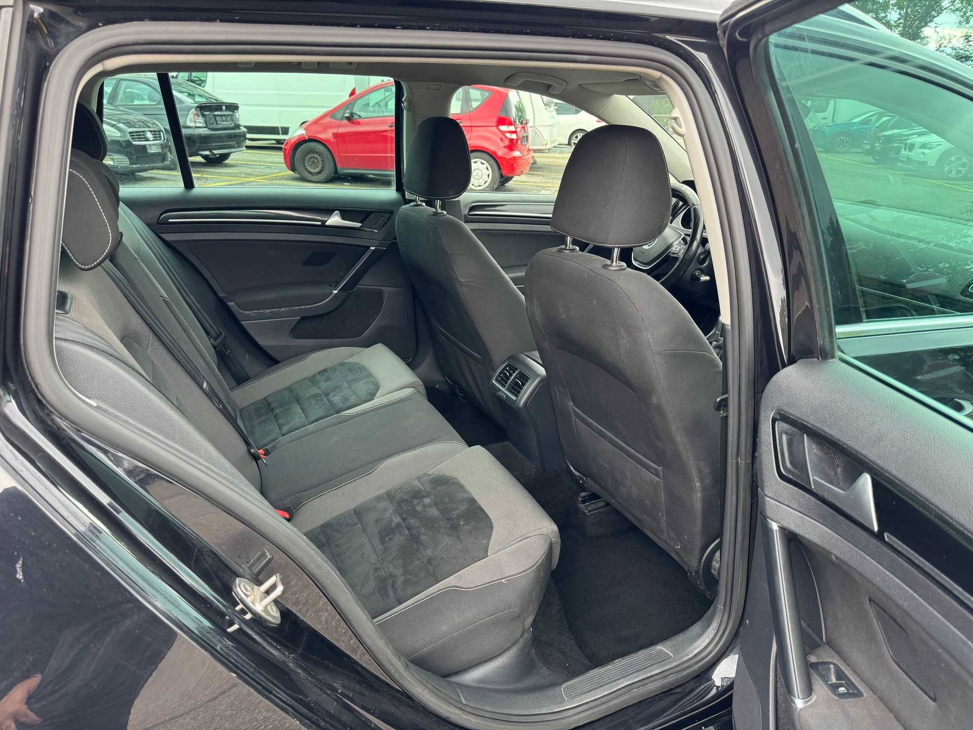 VW Golf Variant 2.0 TDI Highline DSG-image-8