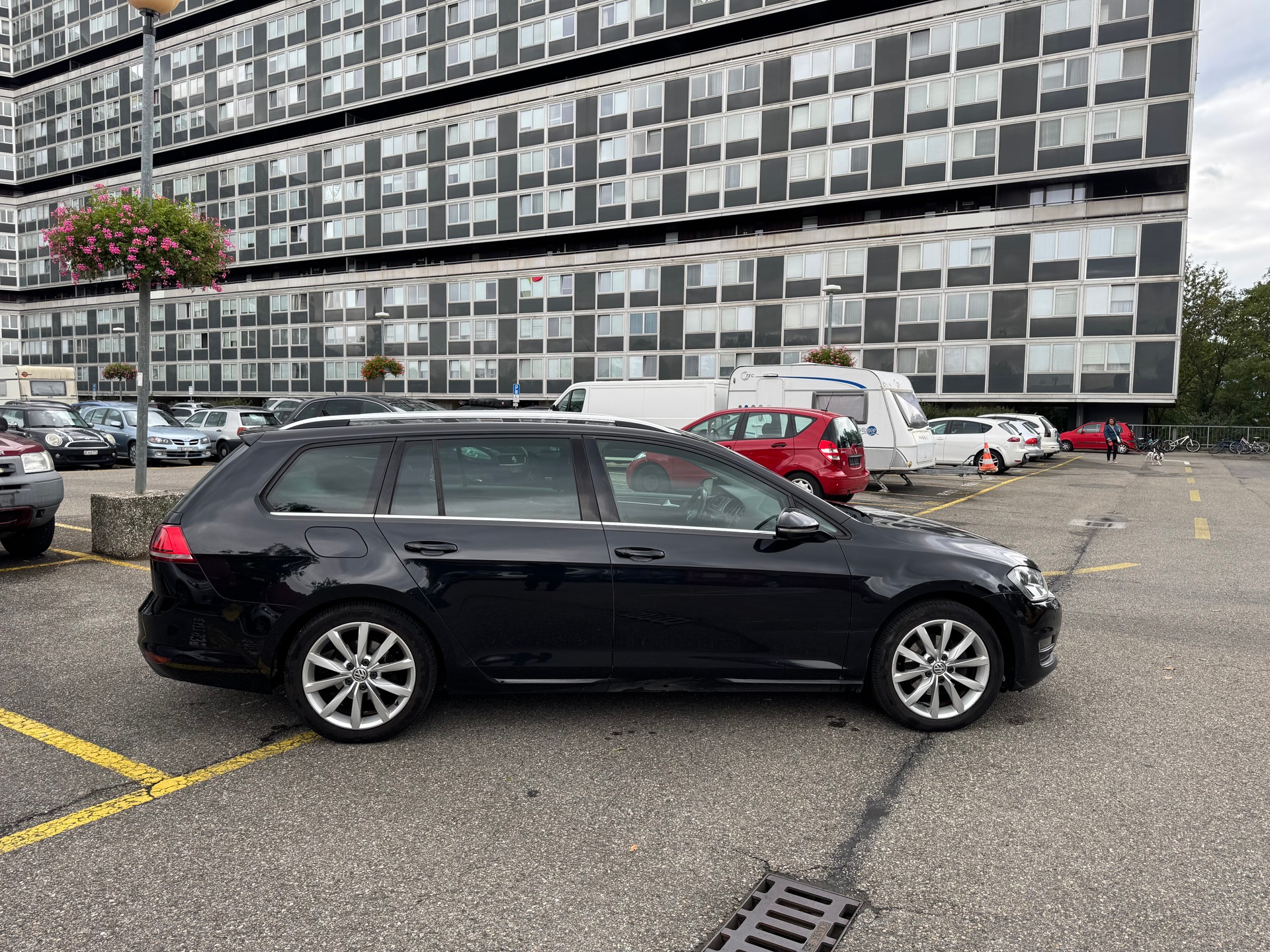 VW Golf Variant 2.0 TDI Highline DSG-image-4