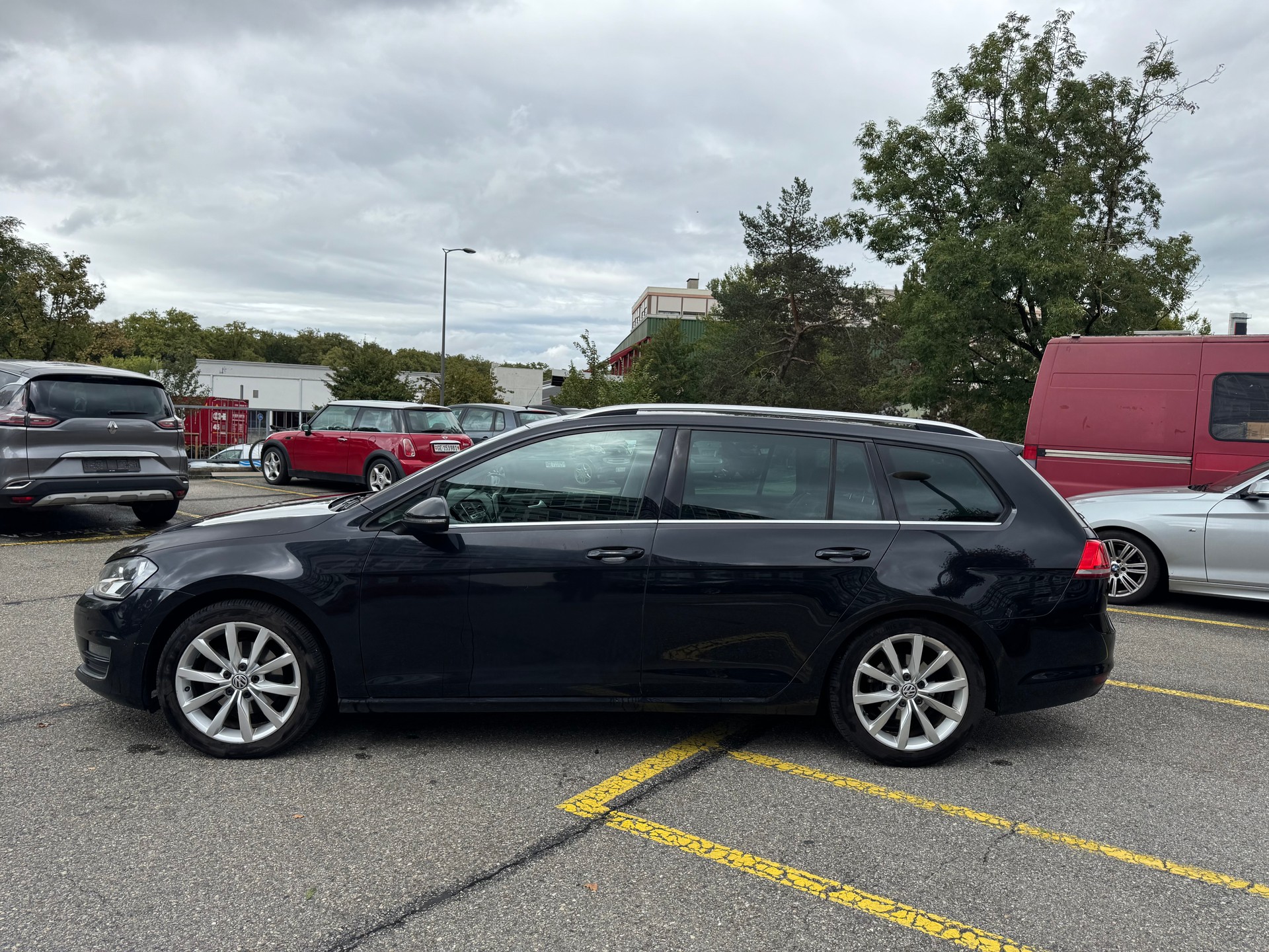 VW Golf Variant 2.0 TDI Highline DSG-image-3