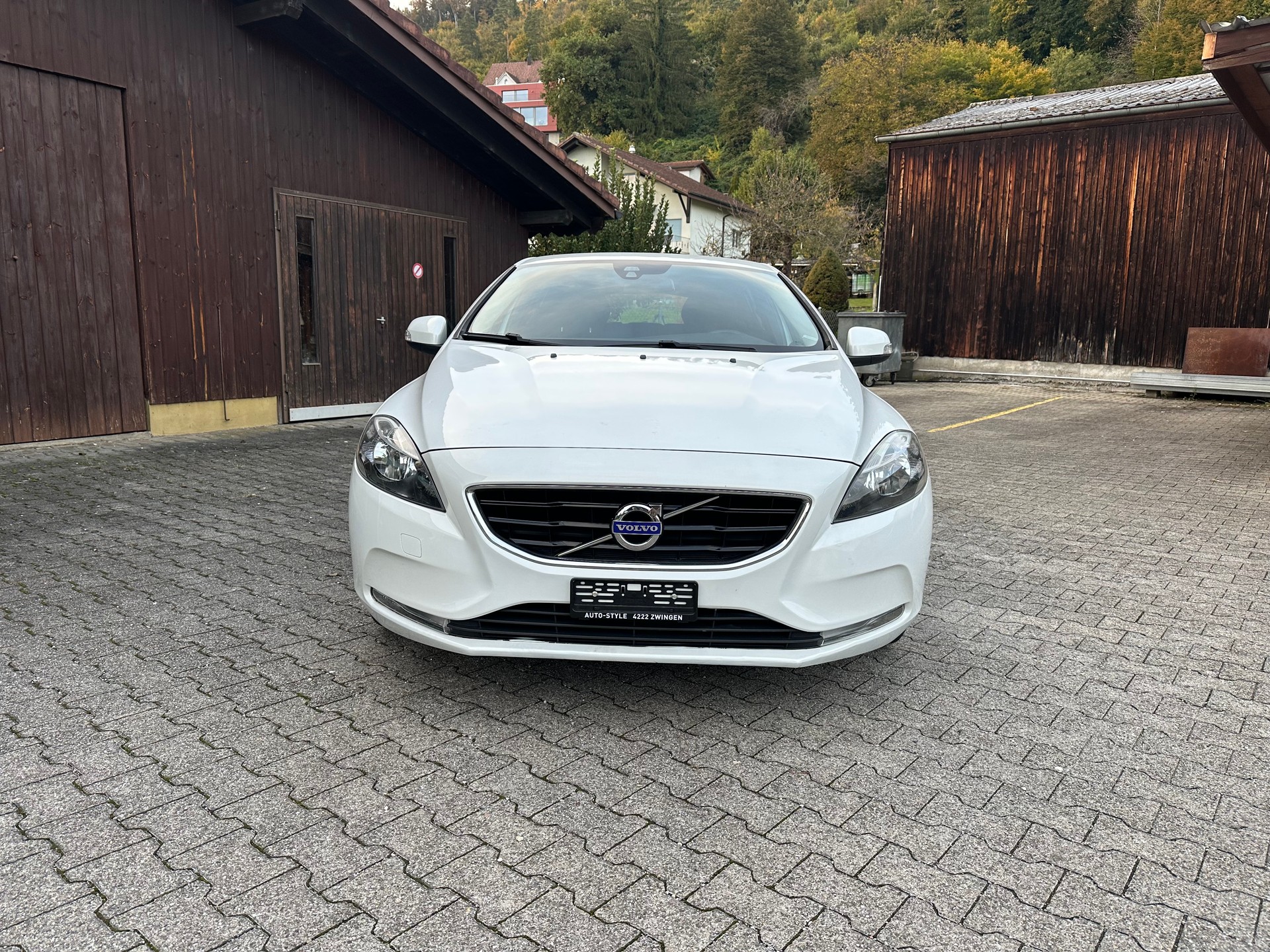 VOLVO V40 D3 OceanRace Geartronic-image-1