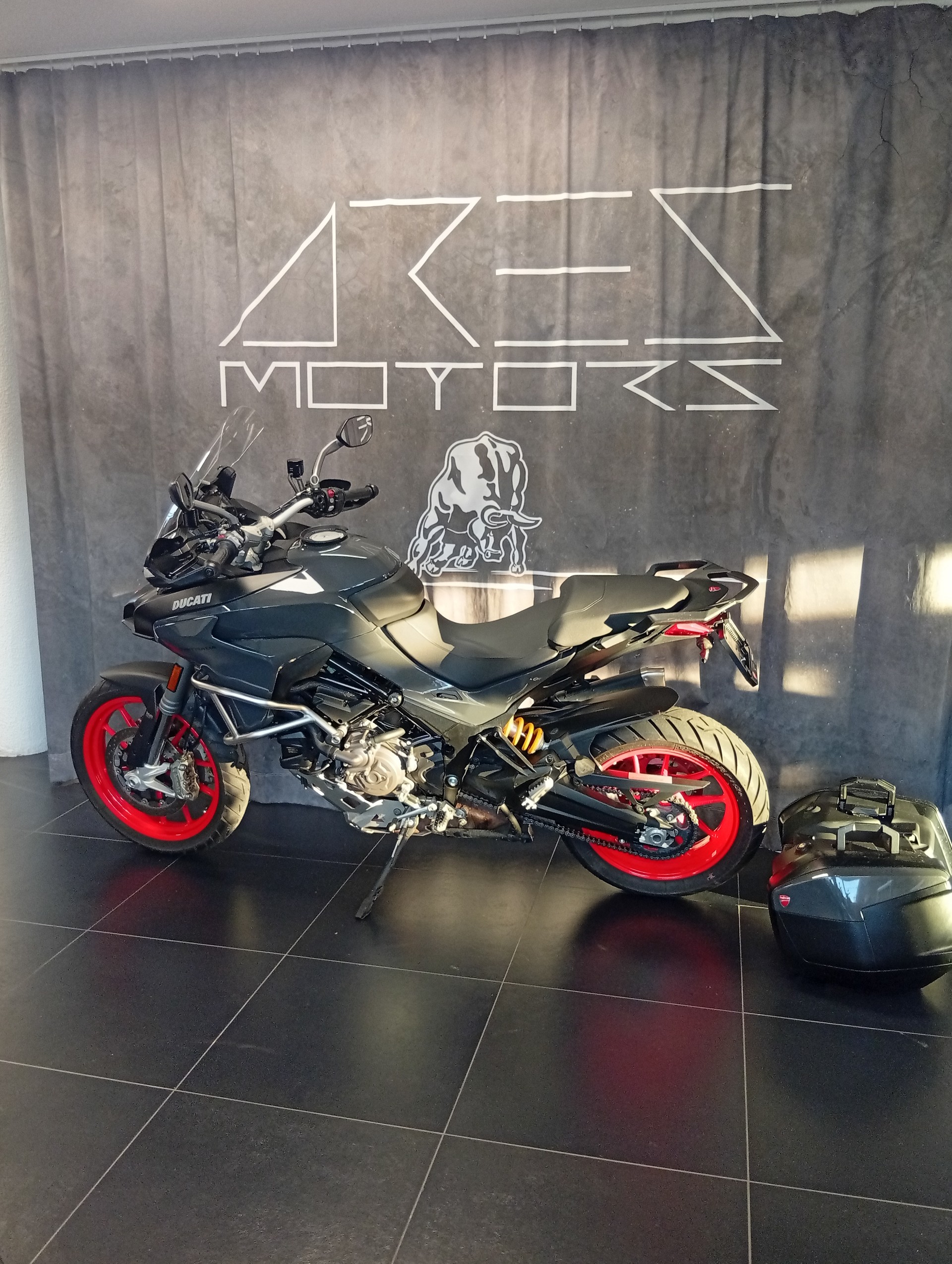 DUCATI Multistrada V2 S Touring-image-4