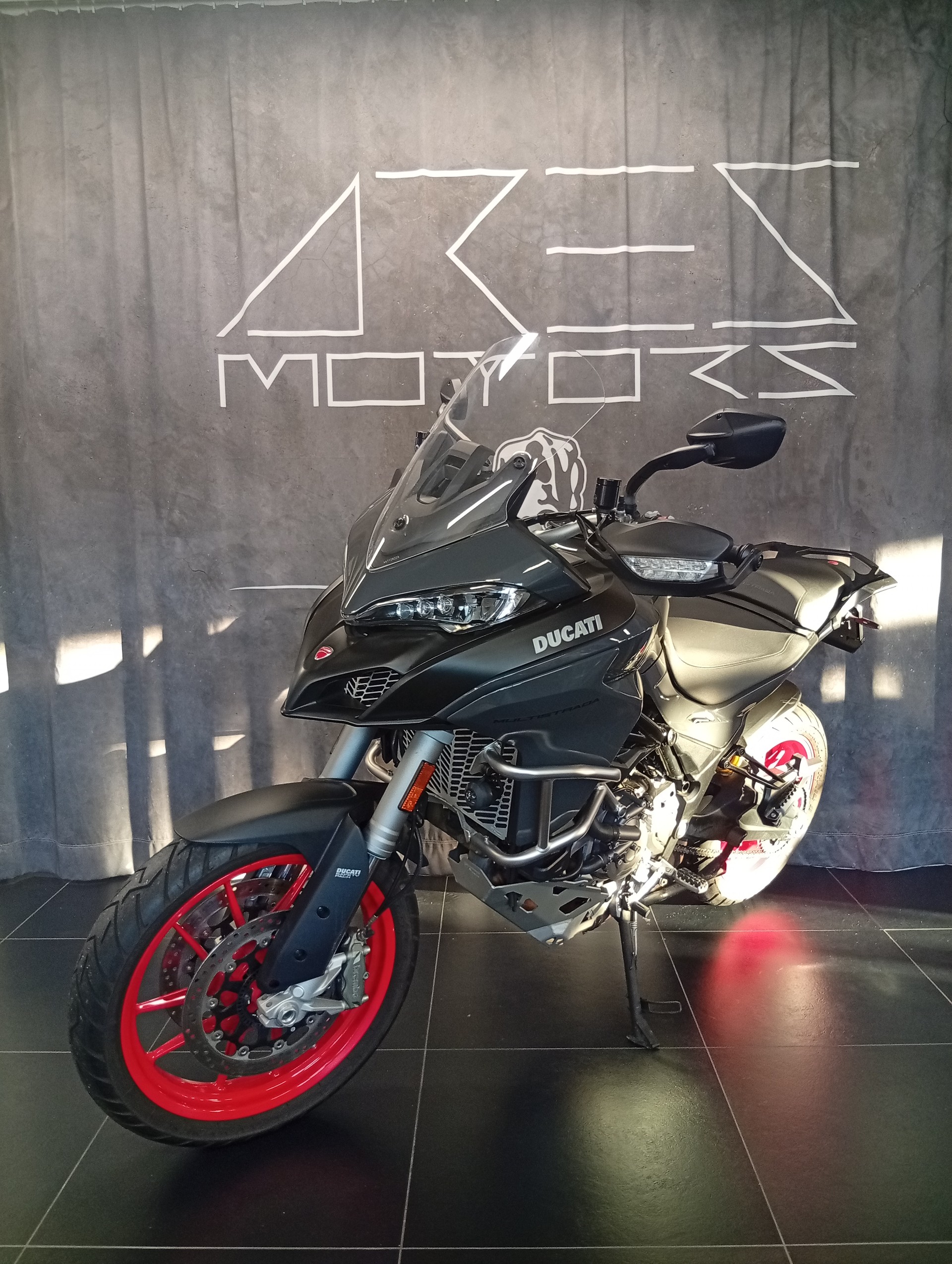 DUCATI Multistrada V2 S Touring-showroom-element-3