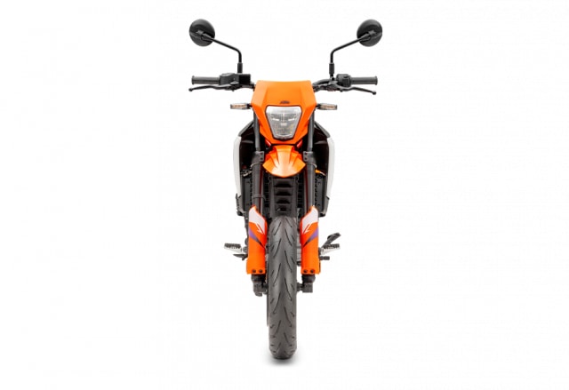 KTM 390 SMC-R-showroom-element-1