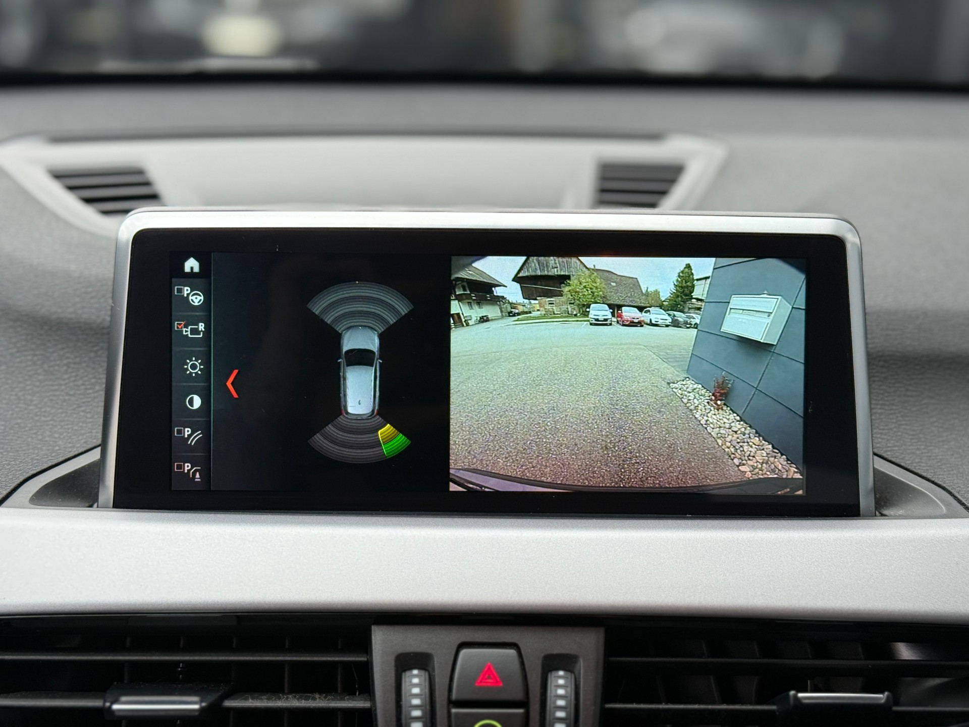 BMW X1 xDrive 25e Steptronic-image-17