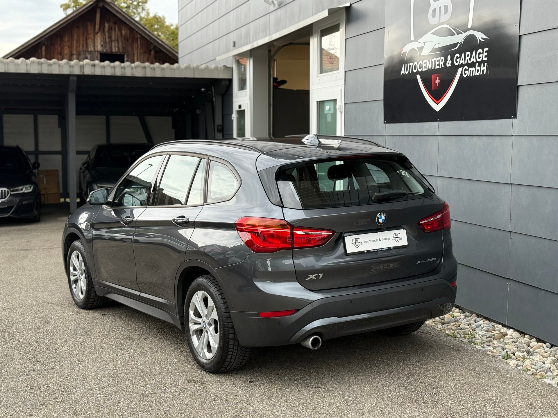 BMW X1 xDrive 25e Steptronic-image-5