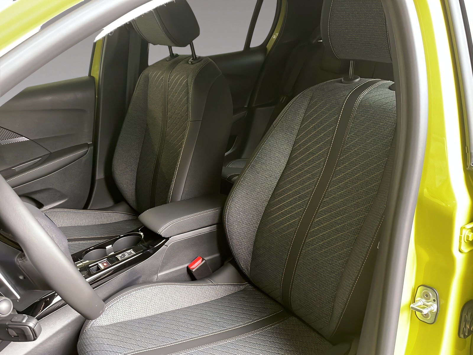 PEUGEOT 208 1.2 Hybrid Allure Premium-image-9