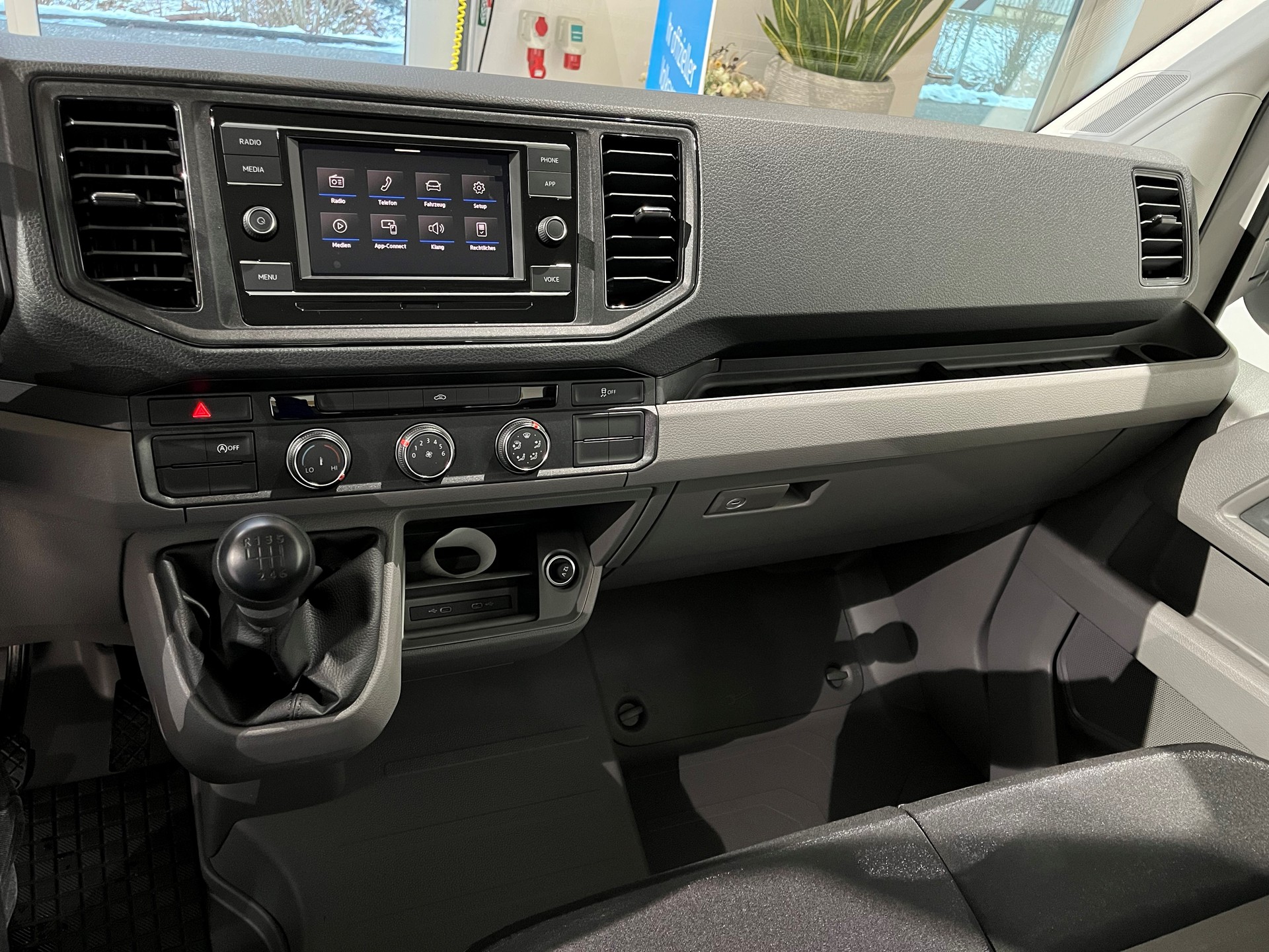 VW Crafter Brücke 2.0 TDI 6G 140PS-image-7