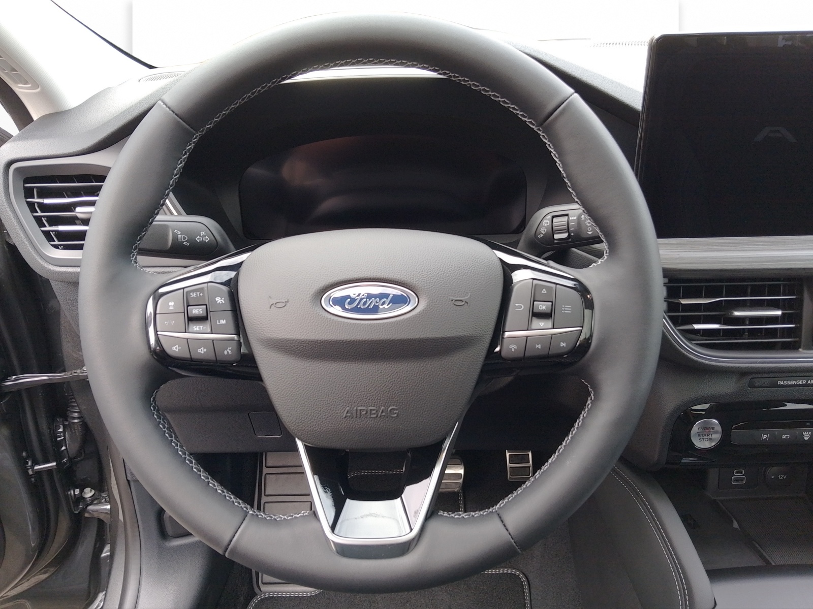 FORD Kuga 2.5 Plug-in Hybrid Active X 242 PS-image-8
