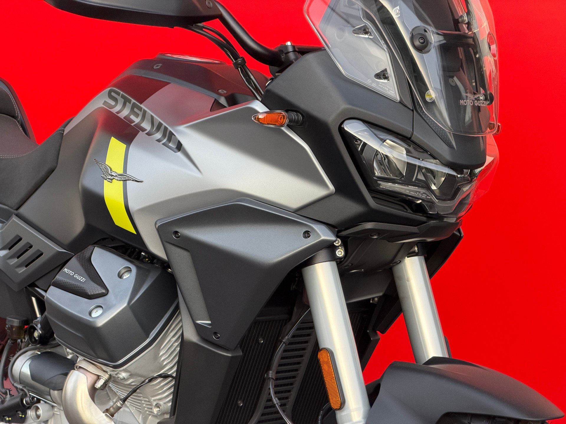MOTO GUZZI Stelvio 1000 E5+-showroom-element-2