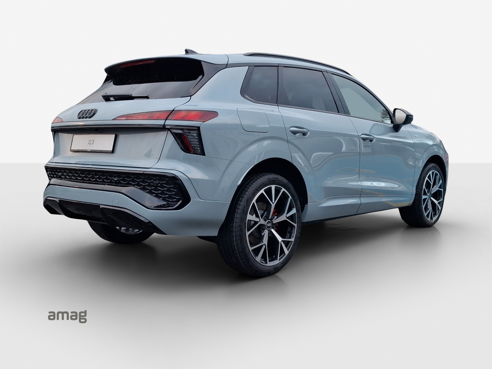AUDI Q3 SUV 110 kW TFSI S tronic-image-4