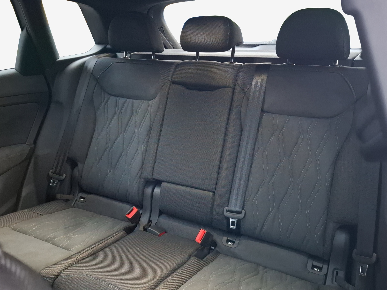 AUDI Q3 SUV 110 kW TFSI S tronic-image-11