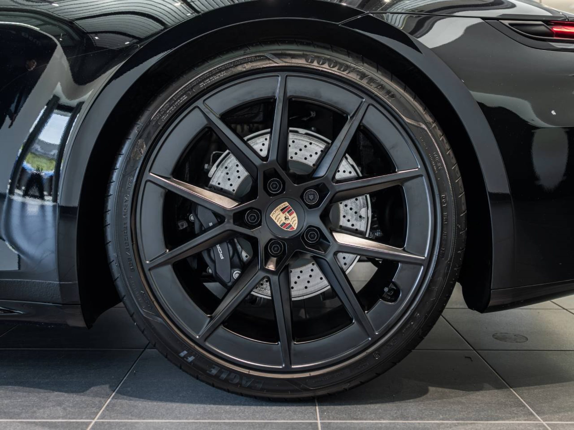 PORSCHE 911 Carrera T-image-31