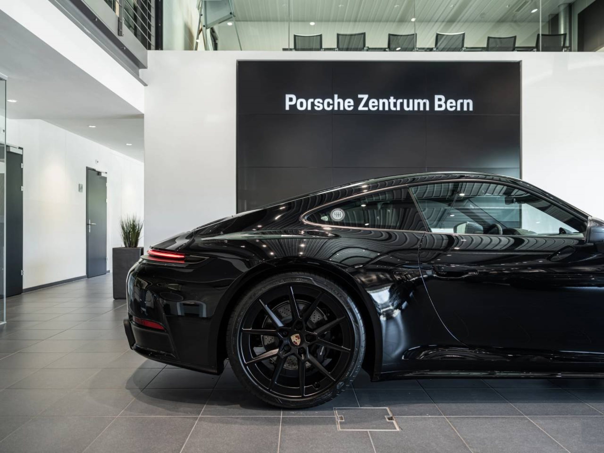 PORSCHE 911 Carrera T-image-10