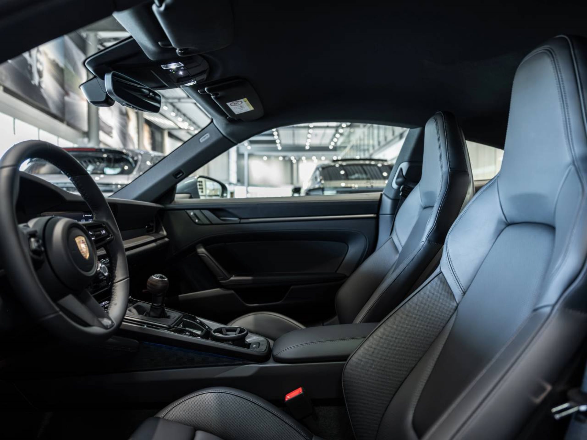 PORSCHE 911 Carrera T-image-3