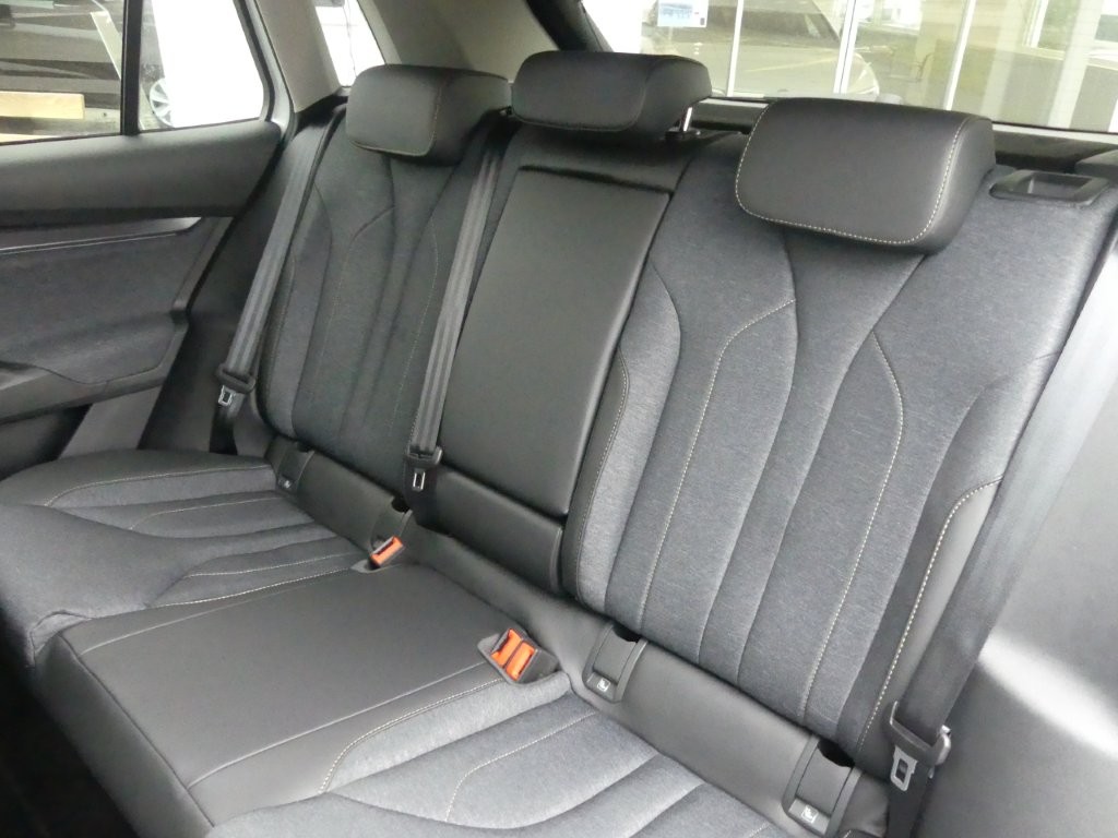 SKODA Elroq 85-image-11