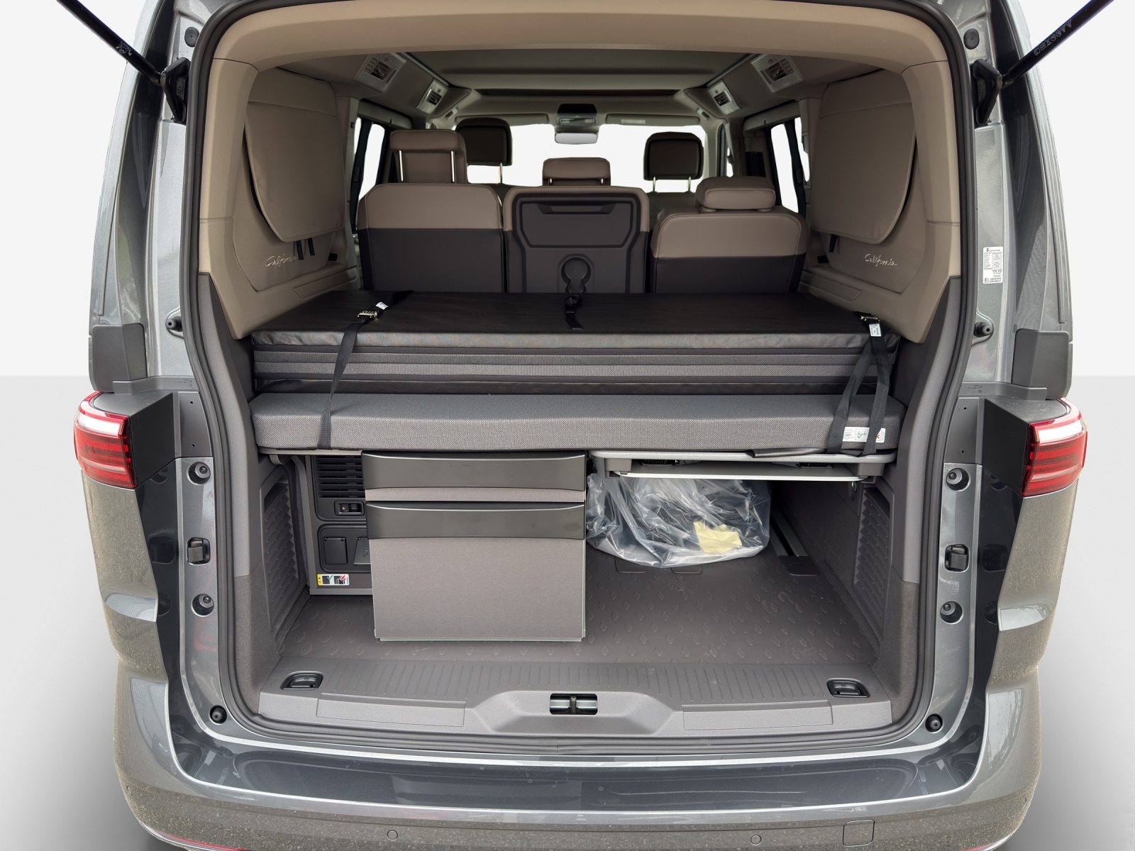 VW California 2.0 TDI Beach Tour-image-12