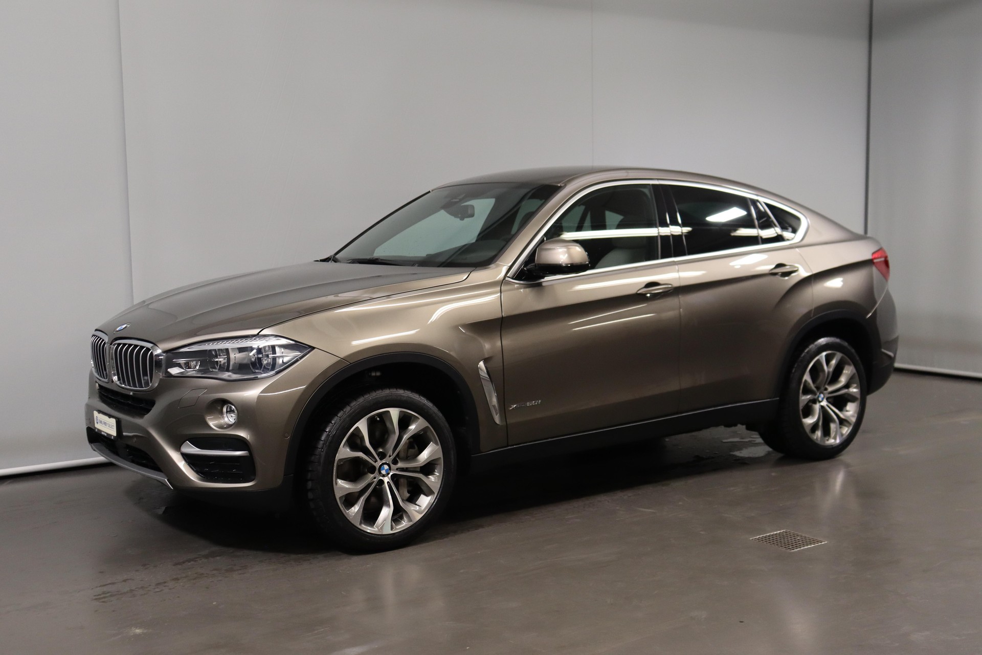 BMW X6 50i xDrive-image-1