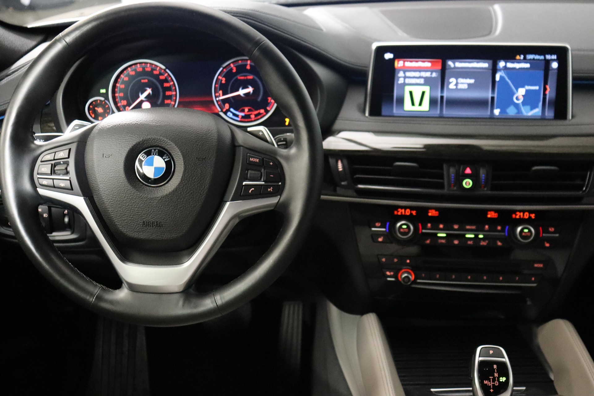 BMW X6 50i xDrive-image-5
