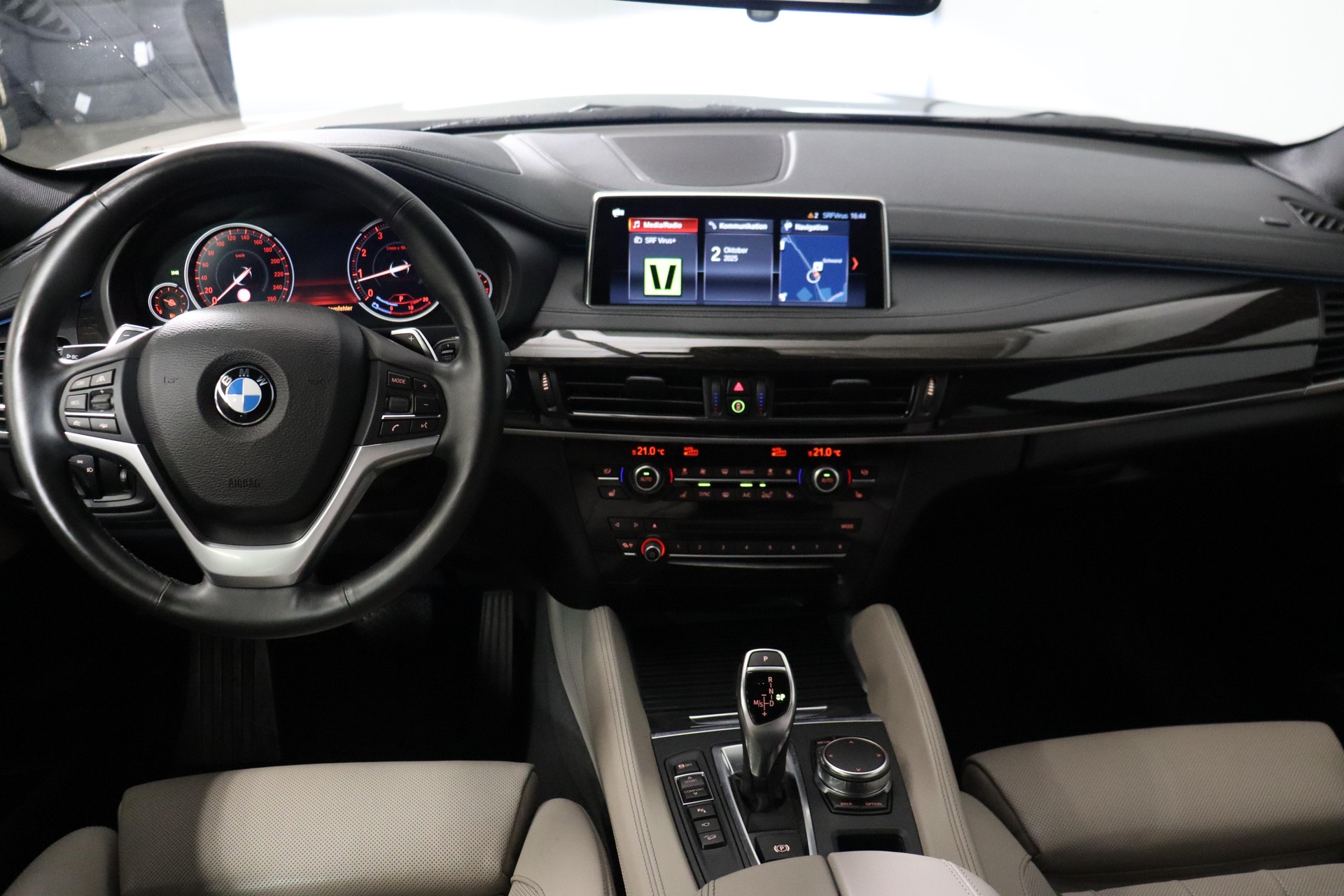 BMW X6 50i xDrive-image-6