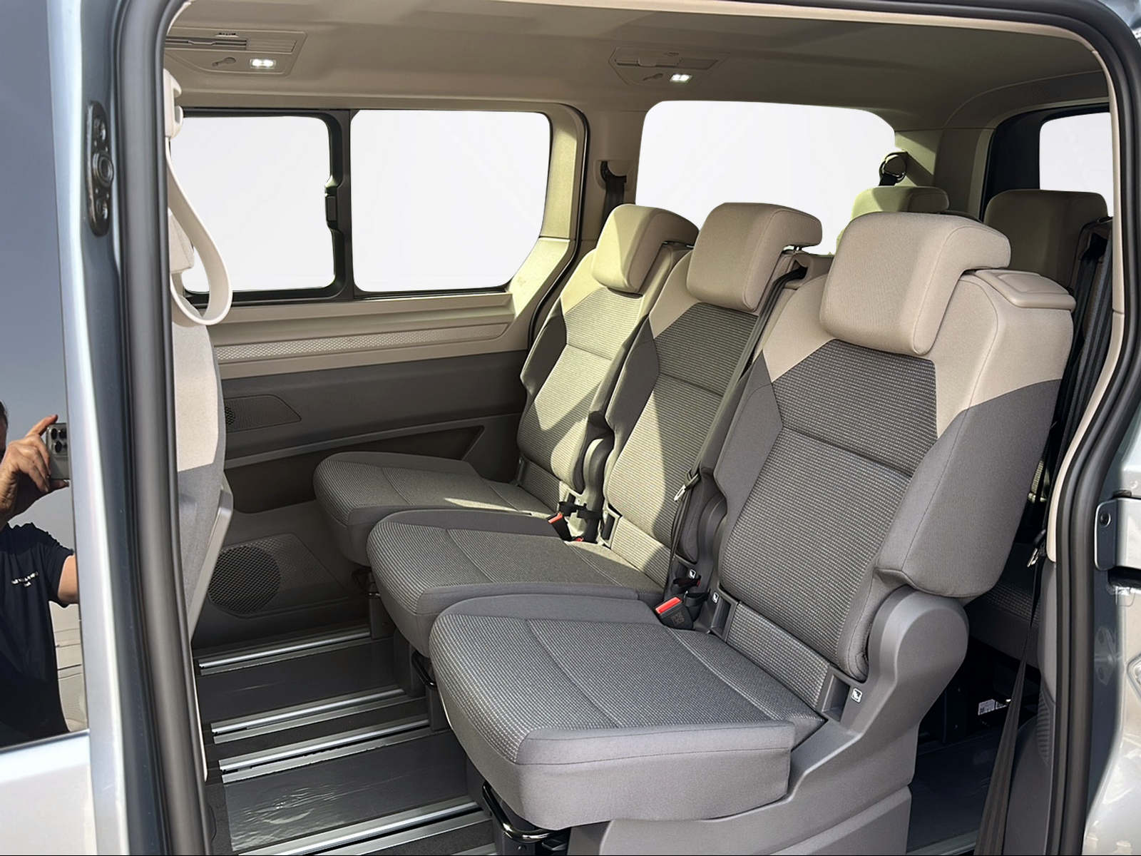 VW Multivan 2.0 TDI Liberty DSG Lang-image-9