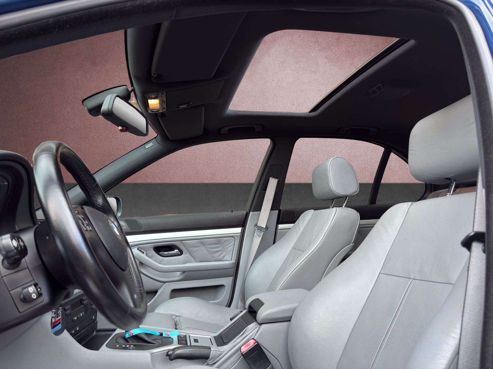 BMW 535i-image-11