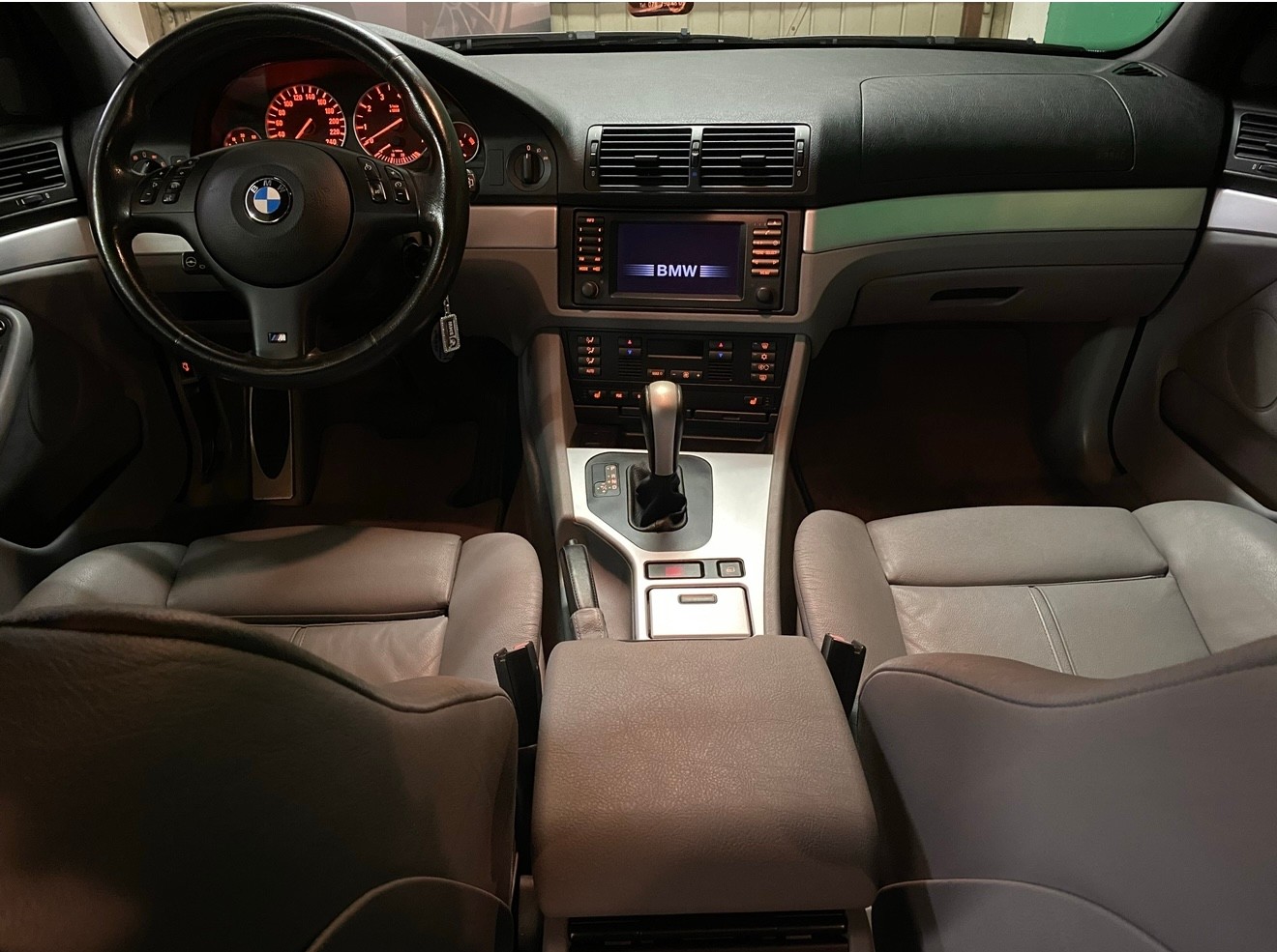 BMW 535i-image-9