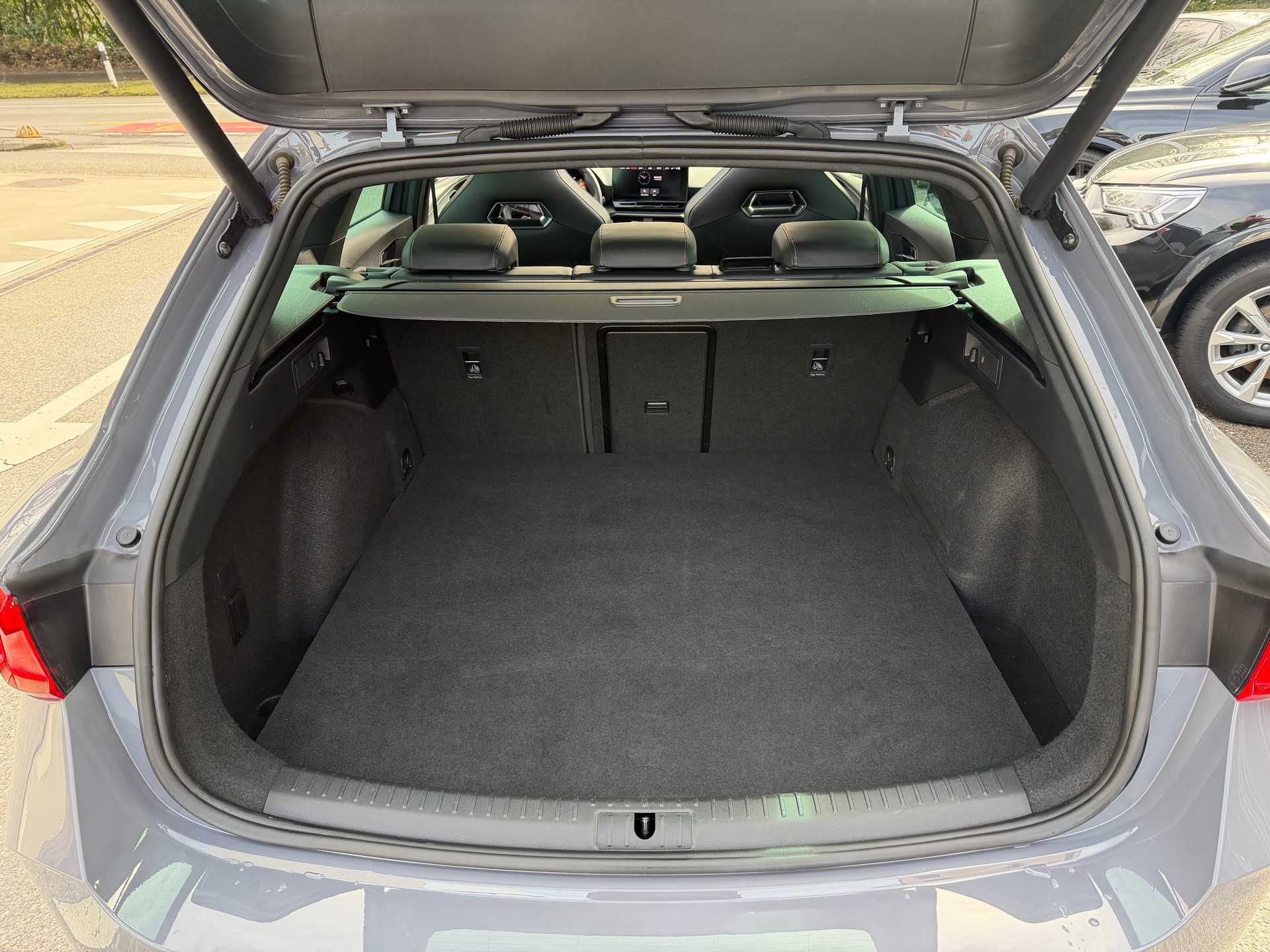CUPRA LEON ST 1.4 e-HYBRID pHEV DSG-image-8