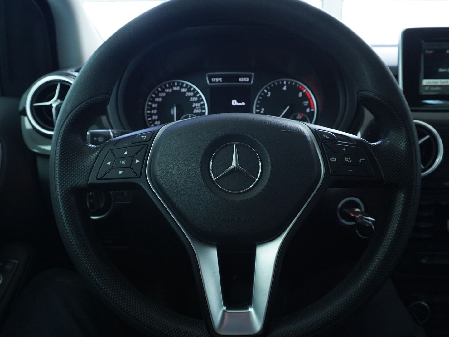 MERCEDES-BENZ B 180 CDI-image-7