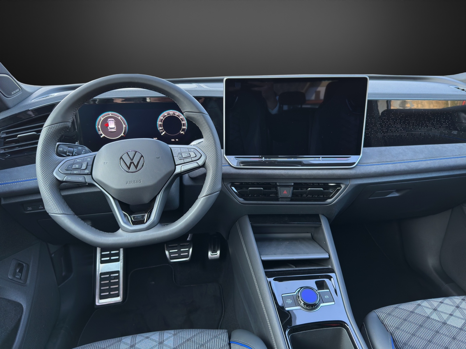 VW Tiguan 2.0 TDI SCR R-Line 4Motion DSG-image-9