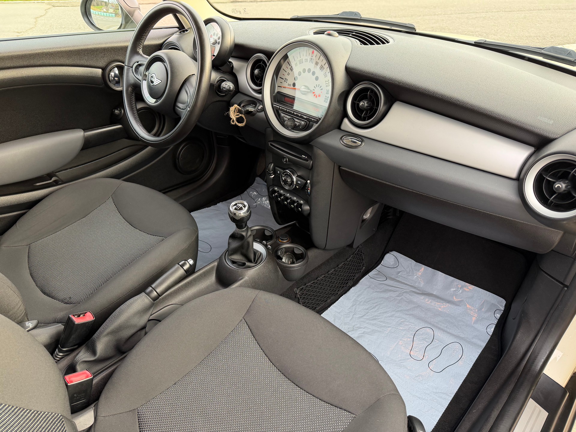 MINI One-image-5