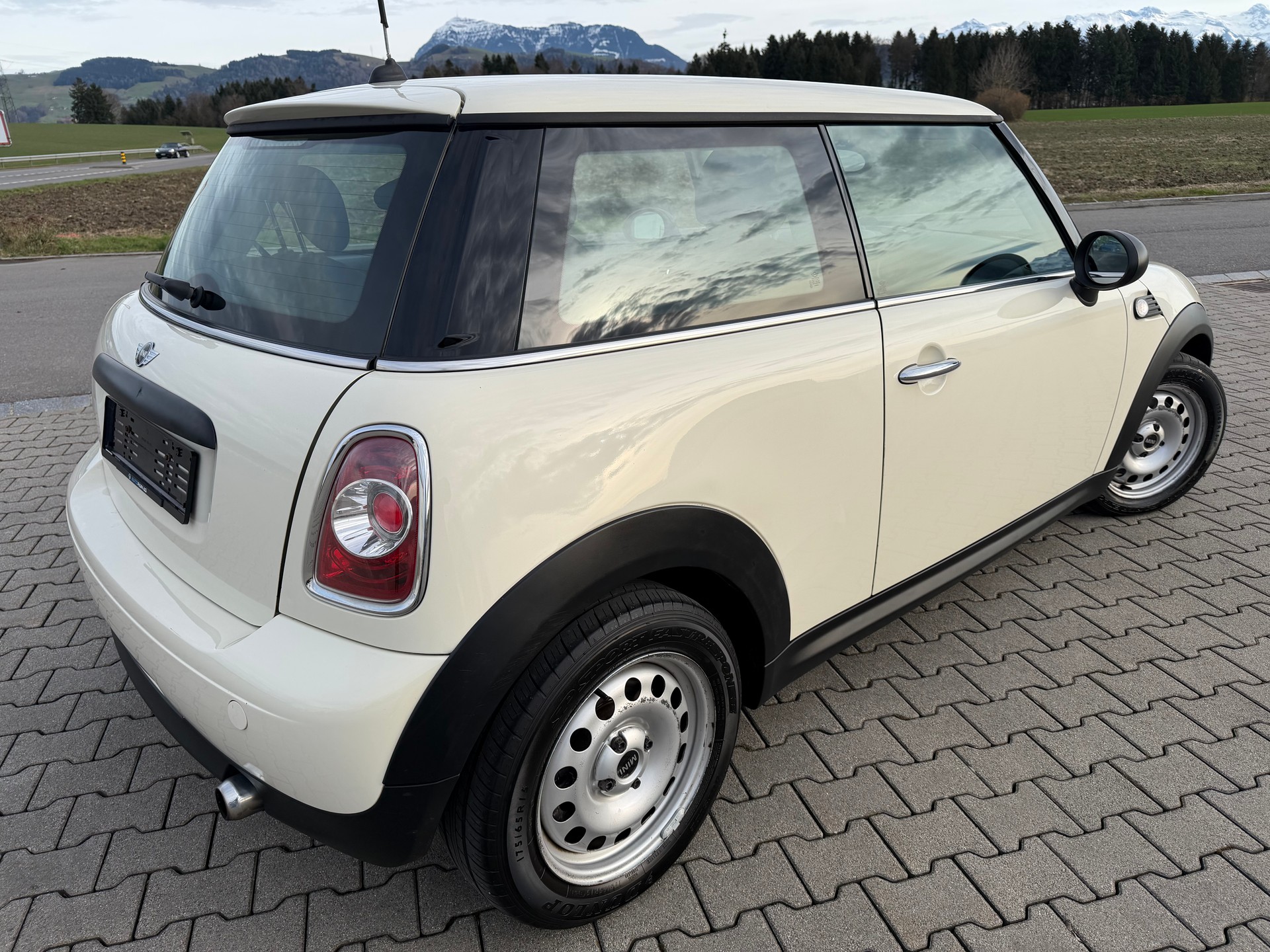 MINI One-image-2