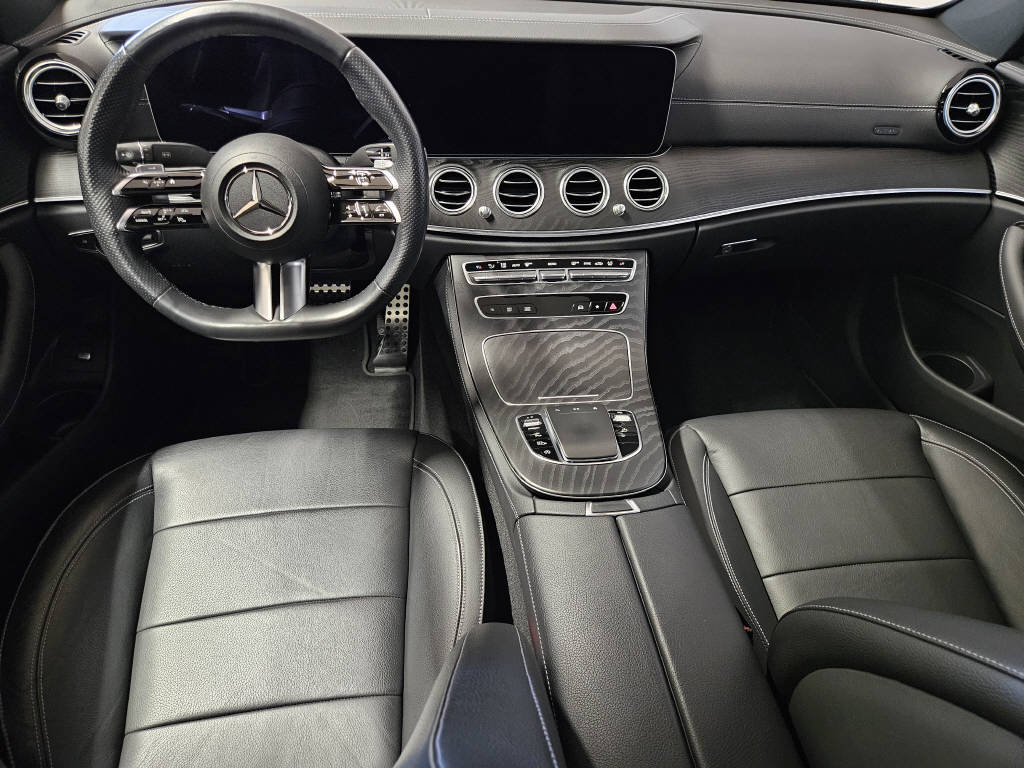 MERCEDES-BENZ E 220 d 4Matic AMG Line Swiss Star Limousine-image-7