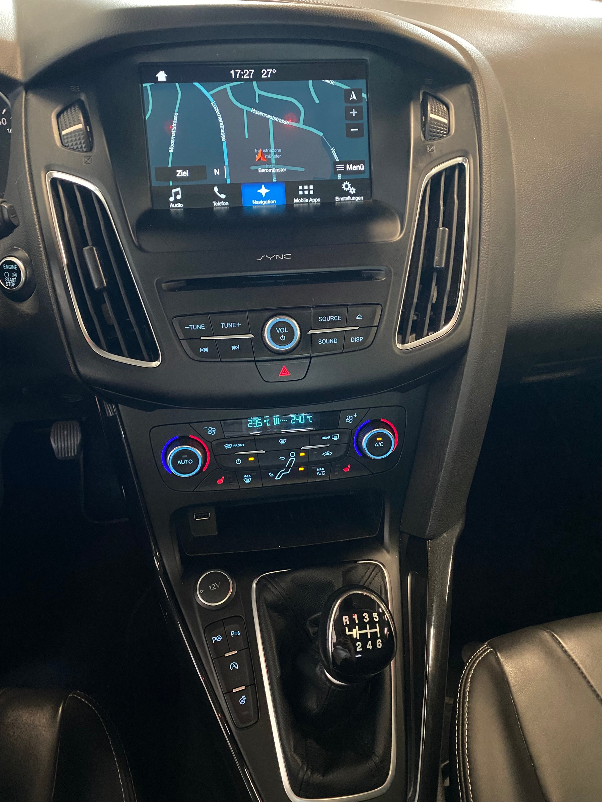 FORD Focus 1.5 SCTi ST Line-image-10