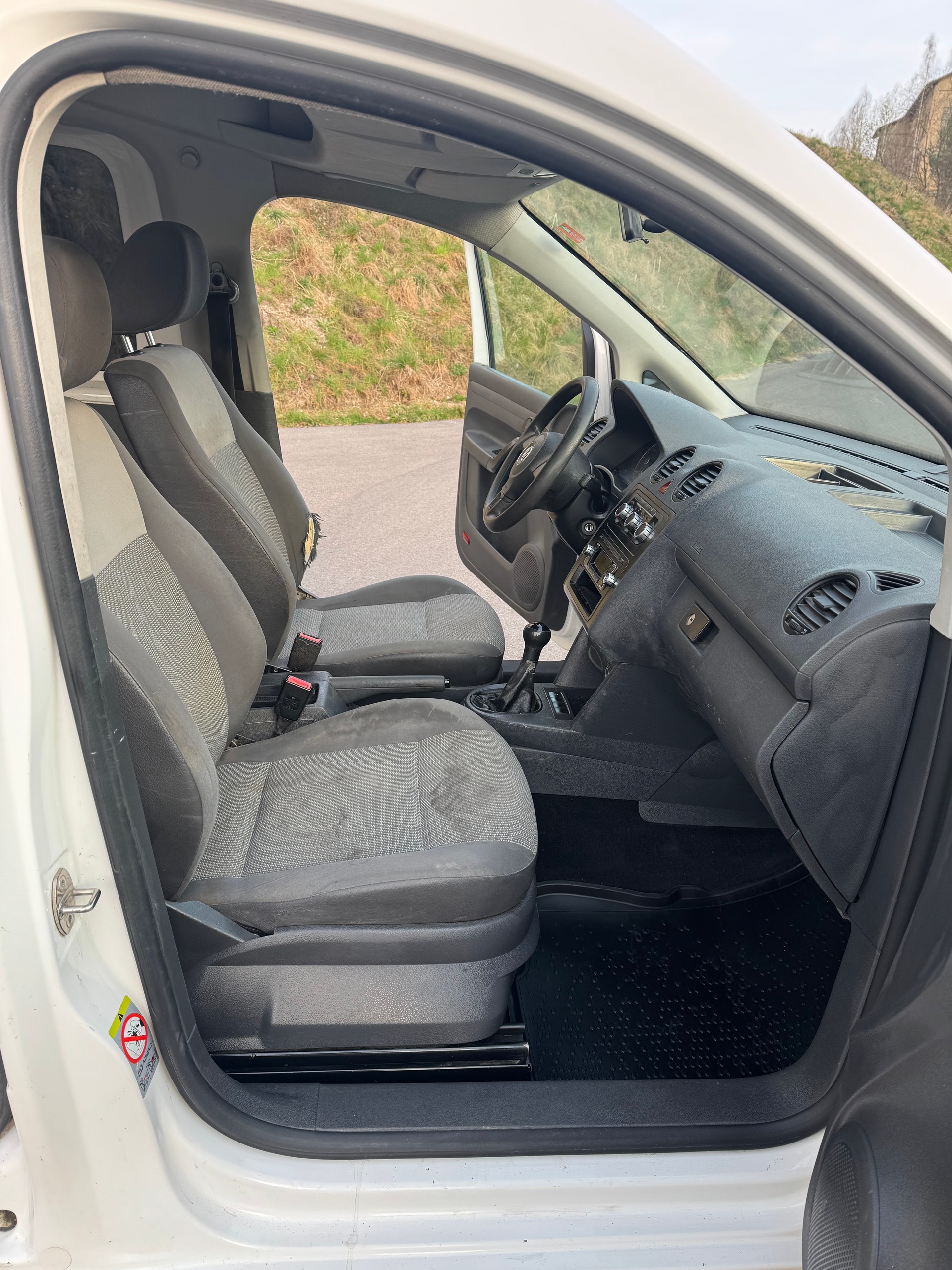 VW Caddy 1.6 TDI-image-13