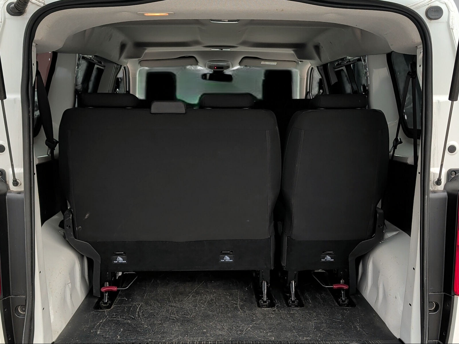 PEUGEOT Traveller 2.0 BlueHDi Business Standard EAT-image-9