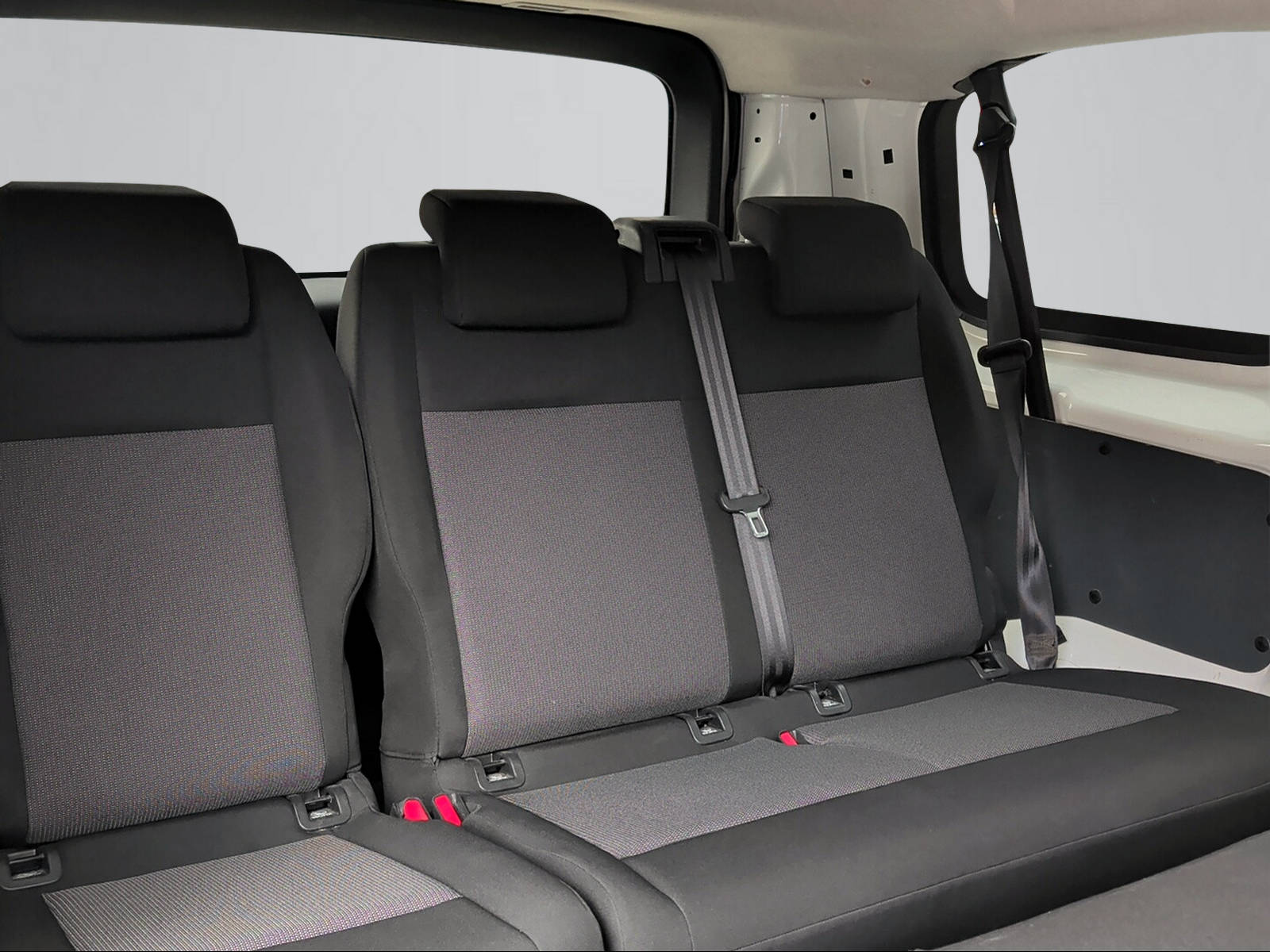 PEUGEOT Traveller 2.0 BlueHDi Business Standard EAT-image-8