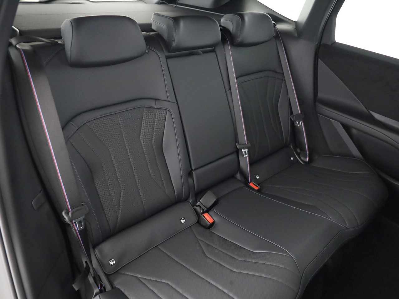 BMW iX3 50 xDrive M Sport Pro-image-4