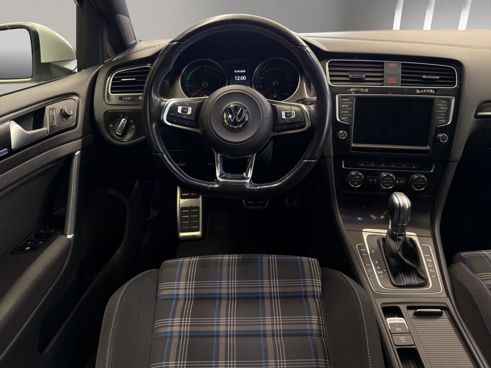 VW Golf 1.4 TSI GTE DSG-image-11