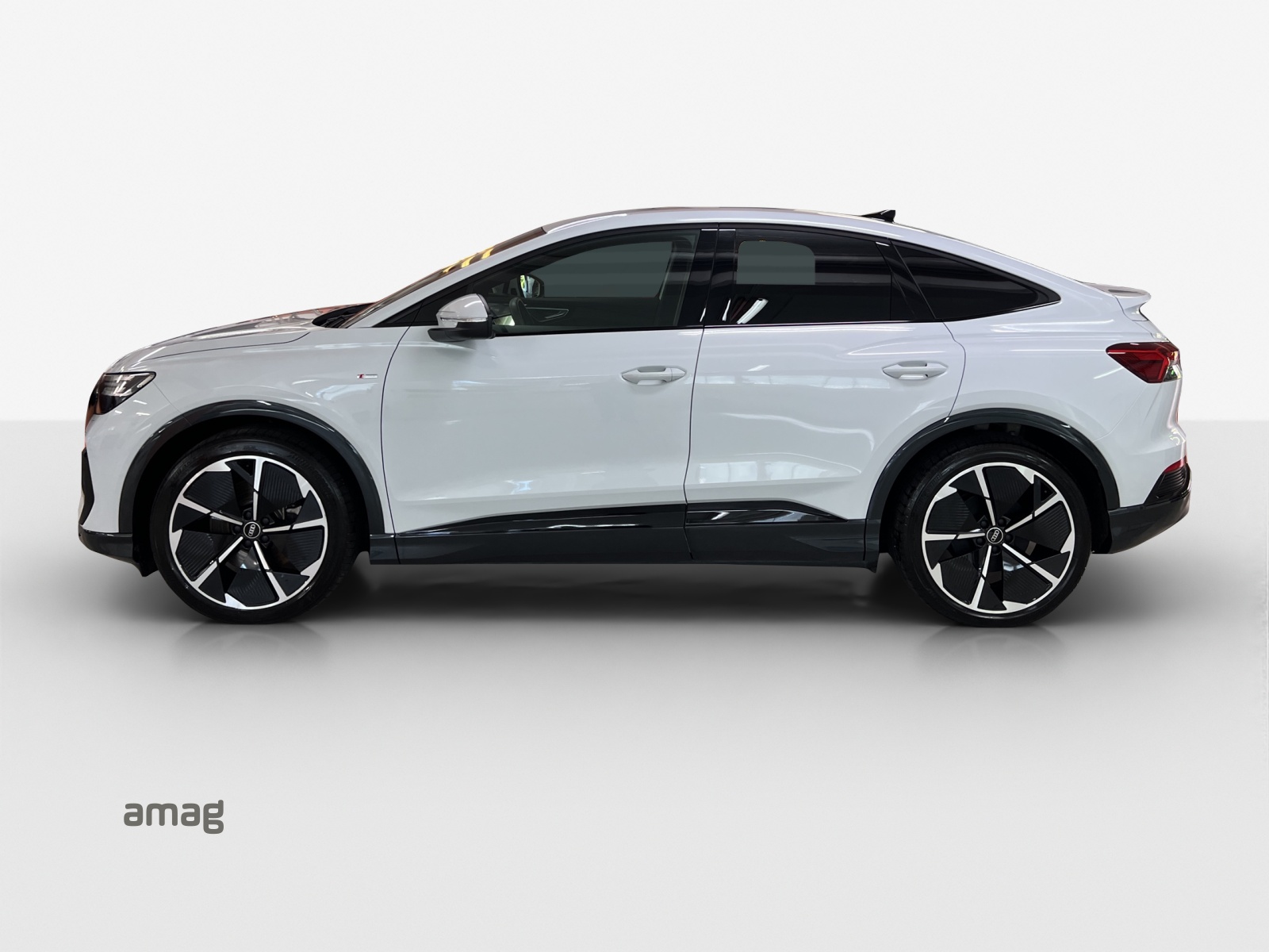 AUDI Q4 Sportback e-tron 45 Attraction quattro-image-1