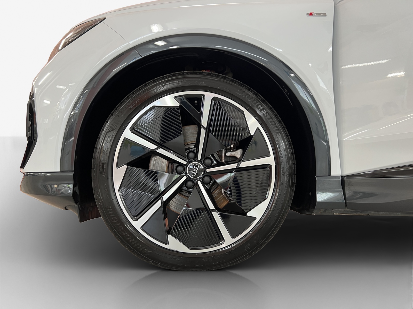 AUDI Q4 Sportback e-tron 45 Attraction quattro-image-16