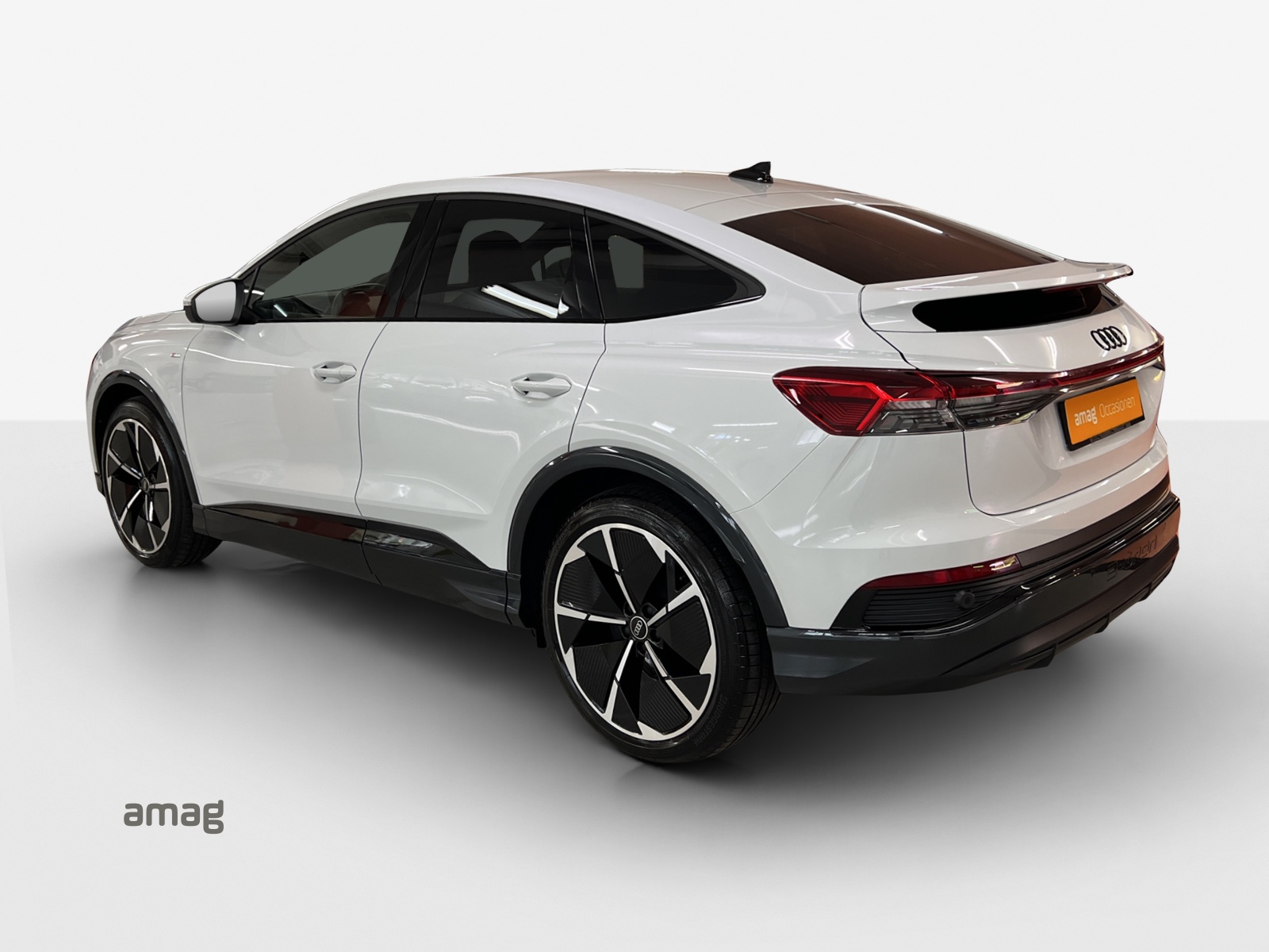 AUDI Q4 Sportback e-tron 45 Attraction quattro-image-2