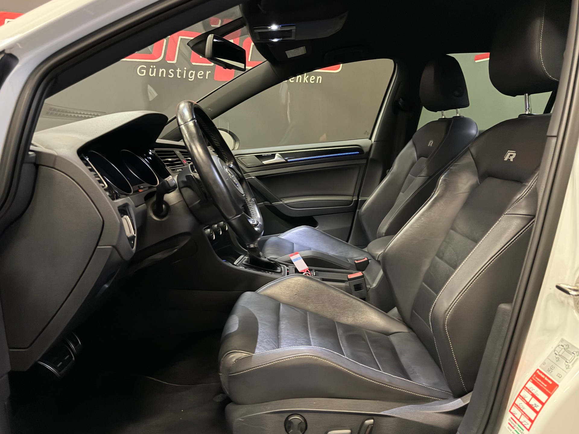 VW Golf 2.0 TSI R 4Motion DSG-image-10