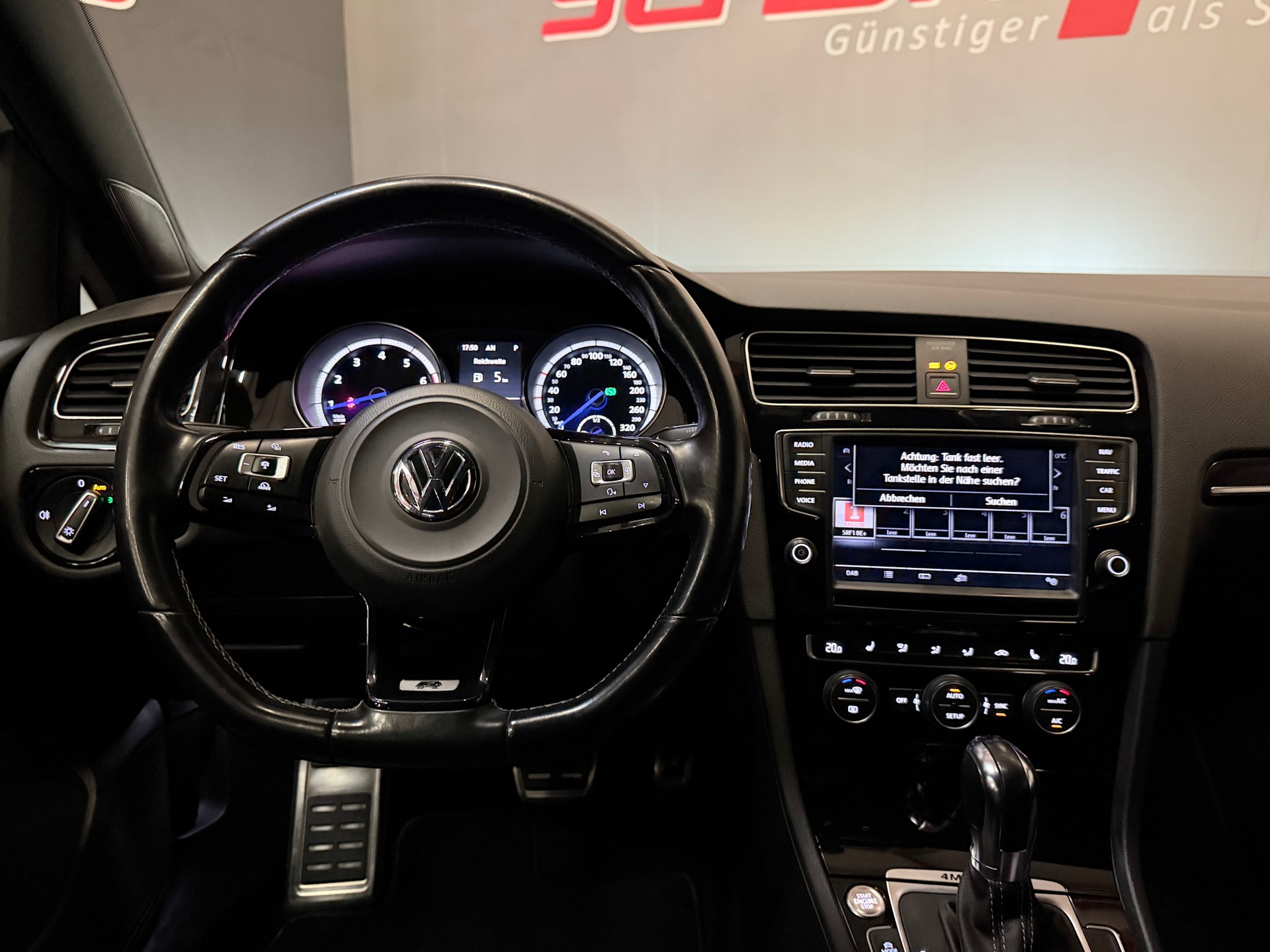 VW Golf 2.0 TSI R 4Motion DSG-image-16