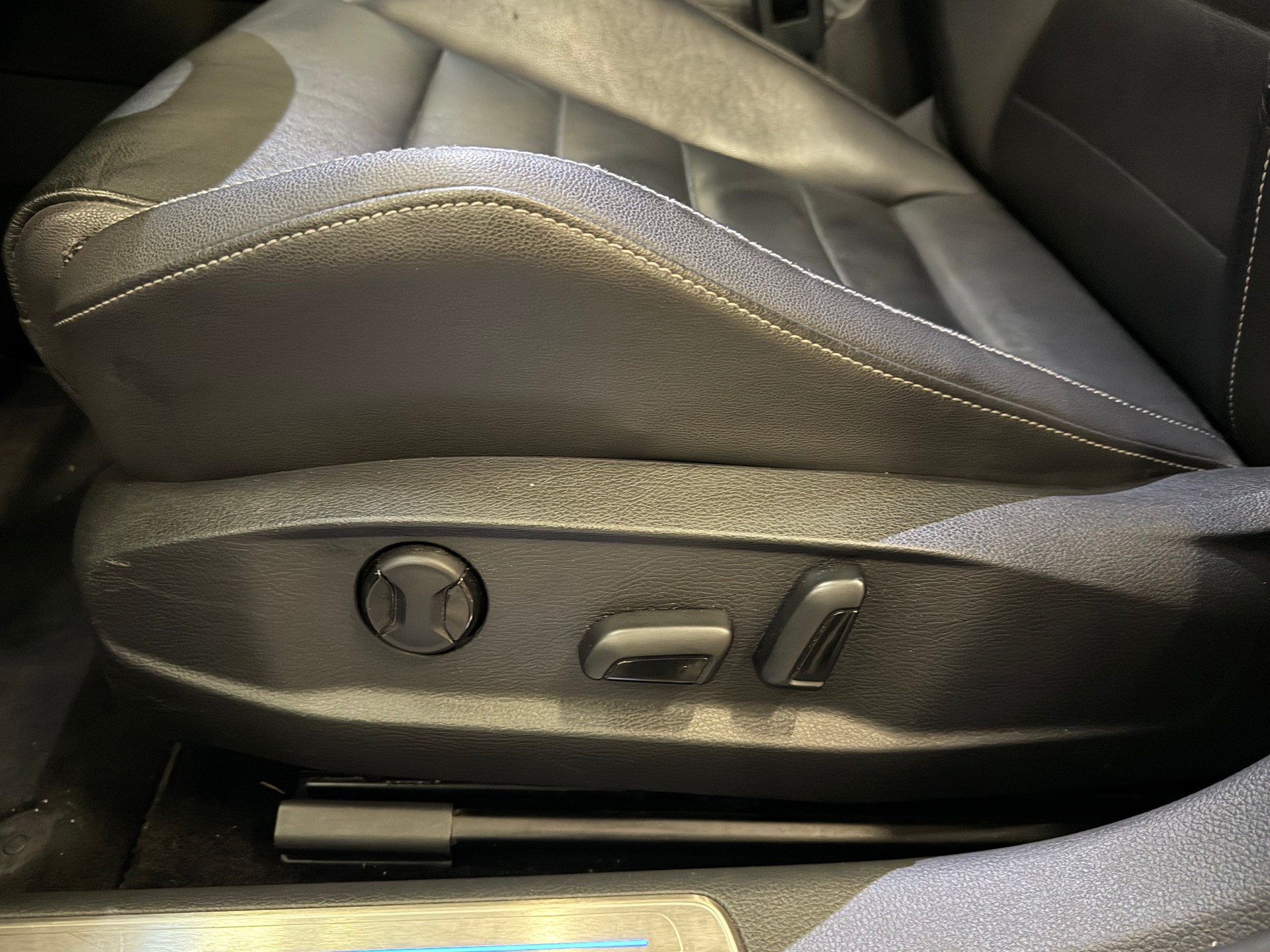 VW Golf 2.0 TSI R 4Motion DSG-image-11