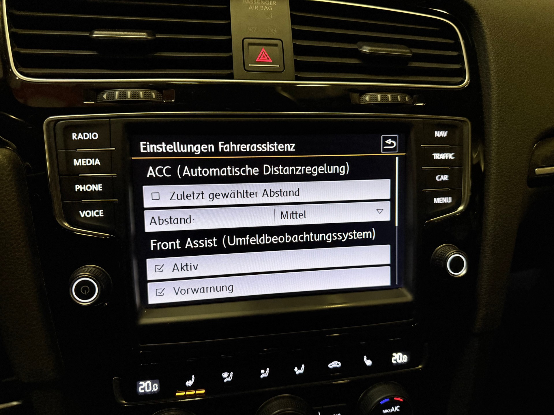VW Golf 2.0 TSI R 4Motion DSG-image-25