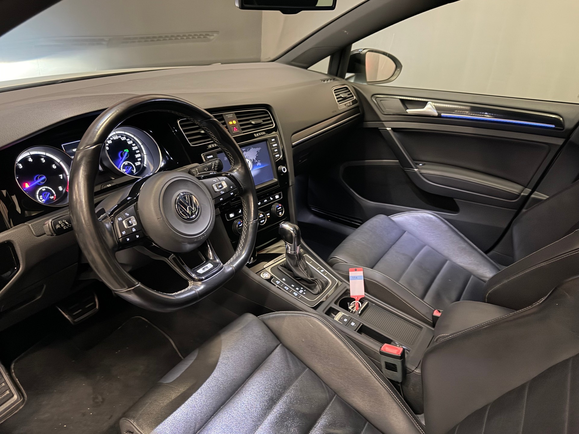 VW Golf 2.0 TSI R 4Motion DSG-image-12