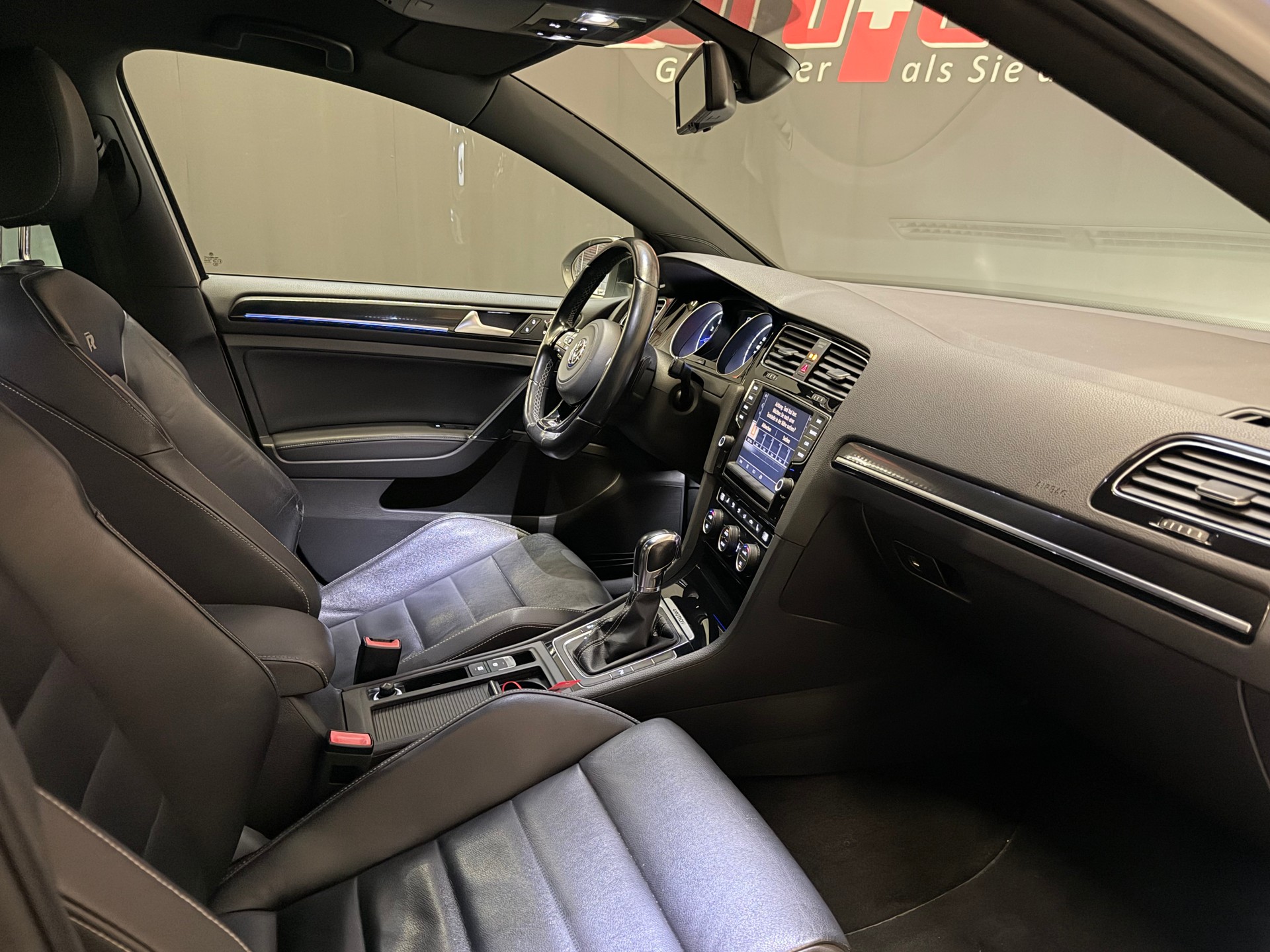 VW Golf 2.0 TSI R 4Motion DSG-image-17